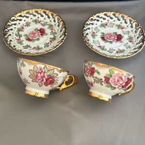 Beautiful Vintage Roses Gold Trim Tea Cups & Saucer Set - Iridescent